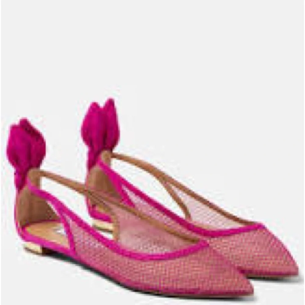 Aquazzura point flat